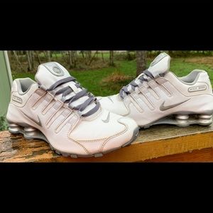 Women’s white Nike shox